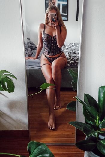 Full leaked Sarah milkowski private onlyfans photo