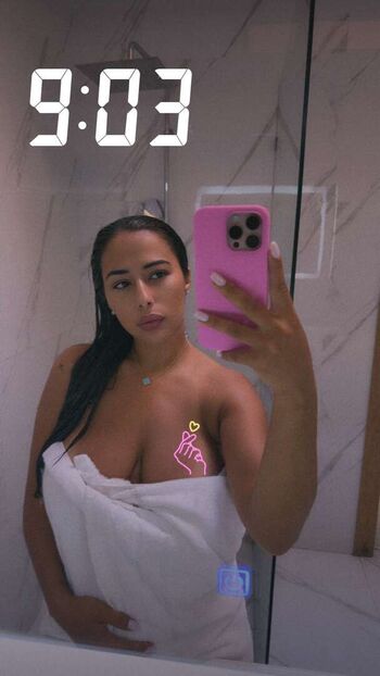 Shainaaa489
