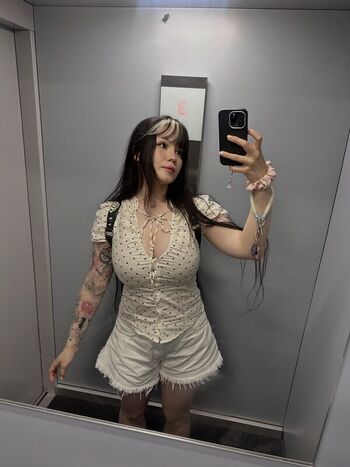 Full leaked Shini waifu private onlyfans photo