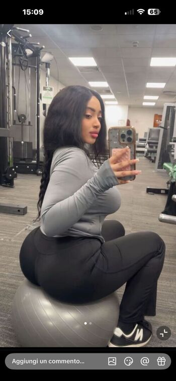 Full leaked Slim women with a big ass private onlyfans photo