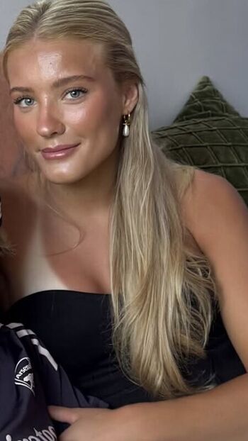 Smilla Holmberg