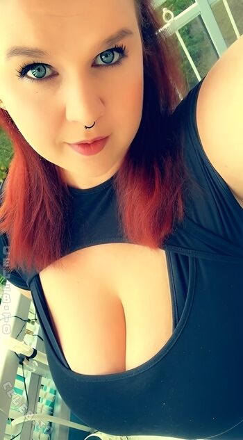 Full leaked Sophieschmande private onlyfans photo