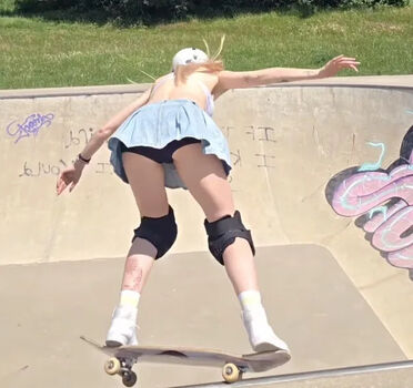 Full leaked Stefani nurding private onlyfans photo