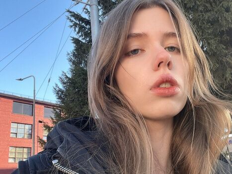 Full leaked Mia lobosco/ private onlyfans photo