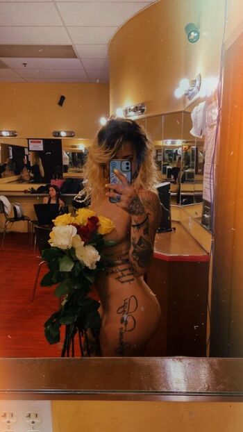 Full leaked Theixxs private onlyfans photo