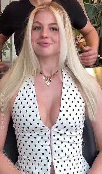 Full leaked Vallixpauline private onlyfans photo