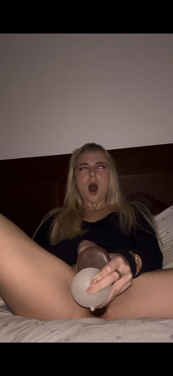Full leaked Nude muse / private onlyfans photo