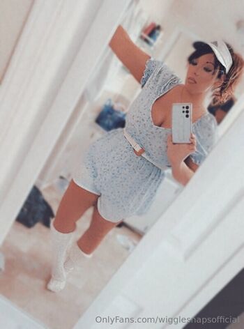 Full leaked Wigglesnaps private onlyfans photo