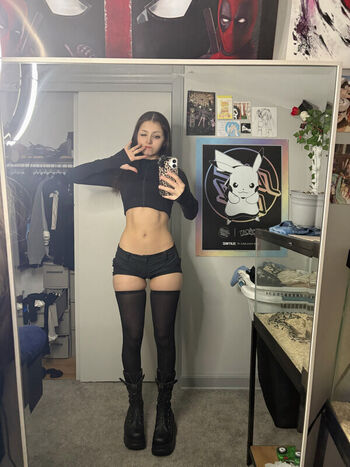 Full leaked Xenluvsmiku page private onlyfans photo