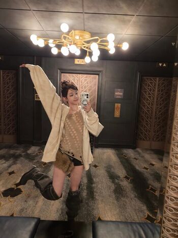 Full leaked Classy hot babe/ private onlyfans photo