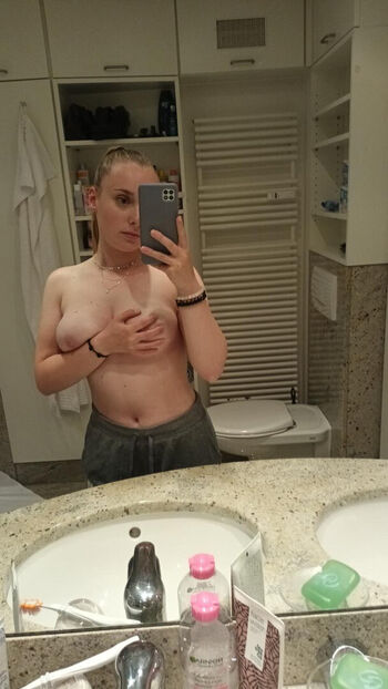 Full leaked Zoe anne may private onlyfans photo