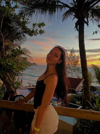 Full leaked Zoe sarru private onlyfans photo
