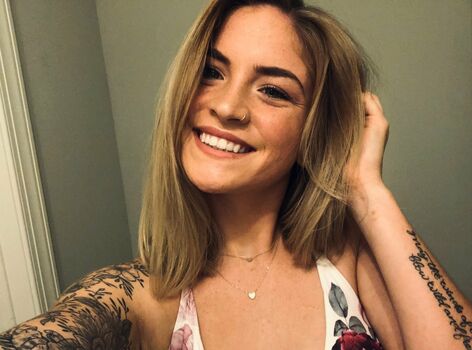 Full leaked Zoeneli private onlyfans photo